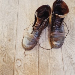 redwingshoestoreamsterdam:  Gorgeous patina on the Red Wing Shoes