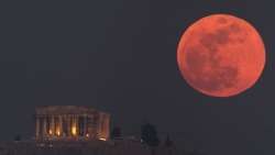 neckkiss:  Eclipse in Athens 