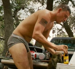 davidmuhn:  Channing Tatum in his underwear showing body and