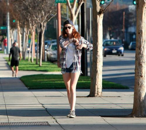 Kristen Stewart with Taylor Lautner and friends in LA - March 13, 2013