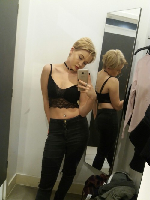mimii-king:  Them body confident changing room selfies