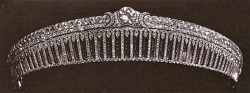 between-crowns-and-tiaras:   ♕ Royal Tiara Challenge: {28/30}