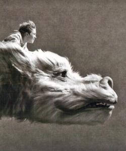t-e-t-r-i-c-a:  Fujur, el dragon de la suerte, junto a Bastian 