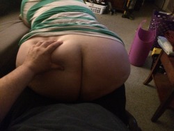 dirtycpl:  Taking a break from cleaning up our bedroom.  Come