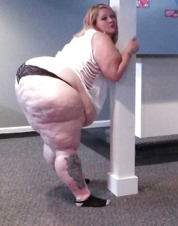 extremeoversizedpiggy:  Wanna fuck a busty bbw chick? - CLICK