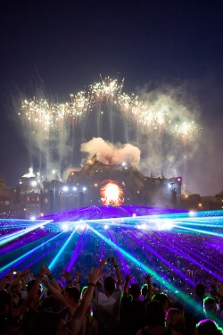 rave-world:  Dimitri Vegas & Like Mike ~ Tomorrowland 2013 |