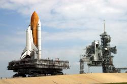 supplyside:  A crawler-transporter carrying Discovery travels