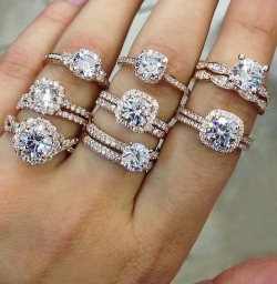mamavalkyrie:  Lol. These are all CZ. Diamonds emit white light