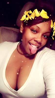 prettyandmean:  Nasty ass always got that tongue out lol