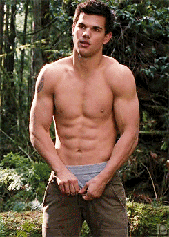 Not a fan of the Twilight movies but Taylor is HOT!