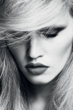 LARA STONE PHOTOGRAPHY BY ERIK TORSTENSSON PUBLISHED IN INDUSTRIE