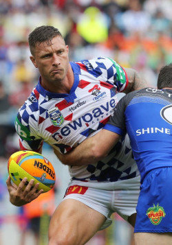 crazy-about-footy:    Tariq Sims of the Newcastle Knights during