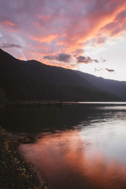 greenmountainwitch:  Sunset, Lake Crescent   Home 🥰