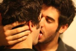 fuckyeahdudeskissing:  Fuck Yeah Dudes Kissing! The place to