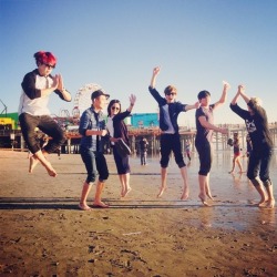 fuckyeahukiss:  My major fail jumping picture with the boys…