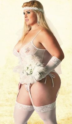 stockingstightsanddelights:BBW Bride http://ift.tt/1zTLtEO