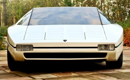 carsthatnevermadeit:  carsthatnevermadeit:  Lamborghini Bravo by Bertone, 1974. Based on a shortened Urraco chassis, the Bravo was the work of Marcello Gandini (who had designed the Countach) at Bertone and was a serious proposal for a two-seat sports