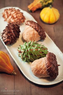 seasonaljoy:  Autumn Shaped Rice Crispy Treats 