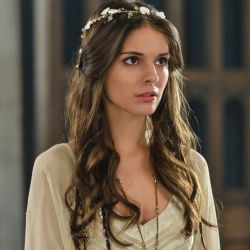 celebmujeres:  Caitlin Stasey 