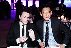 aypapii:  25 babes of Christmas-  Anton Yelchin & John Cho