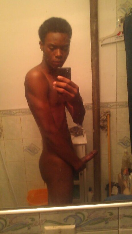 chocobussy:  SexyðŸ”¥ðŸ”¥ðŸ˜ðŸ˜âœ‹  Please follow:1.http://nudeselfshots-blackmen.tumblr.com/2.http://gayhornythingz.tumblr.com/3.http://nudeselfshotsofmen.tumblr.com/