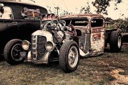 morbidrodz:  Follow this blog for more vintage cars, hot rods,
