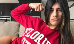 mojave-red: shitloadsofwrestling:   Mia Khalifa accepts invitation