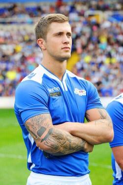 david-lovesit:  celebgosspb:  Dan Osborne in a footy kit is a