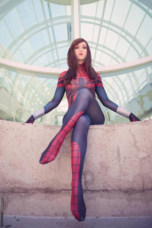 cosplayandgeekstuff:    November Cosplay (USA) as Spider-Girl. Photo I by:  Nerdy Cruz  Photos II and III by:  Estrada  
