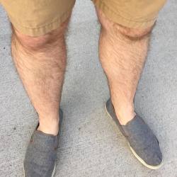 drew616:Breaking out the shorts after work. #iowacity #palelegs