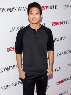 hehasawife:  366 Days of Ki Hong Lee | 70/366 