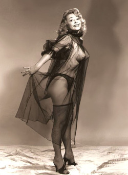 burleskateer: René André More pics of her can be found here..