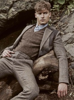 homme–models:  Vladimir Ivanov for Men’s Folio, ph. by Alvin