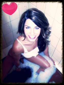 jennytgirl:  almost a perfect bath.. now all i need is someone