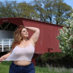 londonandrews:  Muffin top in the sunshine… letting it all