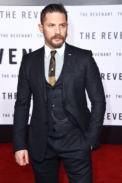 mcavoys:     Tom Hardy attends the premiere of 20th Century Fox