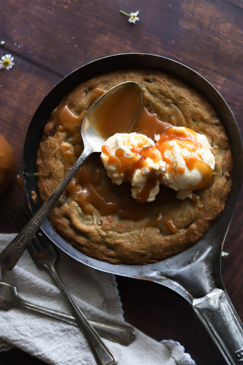 sweetoothgirl:Bailey’s Chocolate Chip Cookie Skillet with Salted