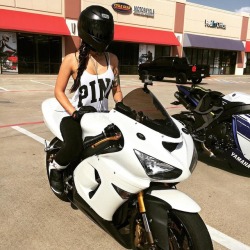 motorcycles-and-more: Kawasaki Ninja ZX-636    https://www.facebook.com/MototcyclesAndMore/ 