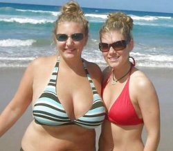 bbwbeach: sisters? I’d let the skinny one lick my balls while
