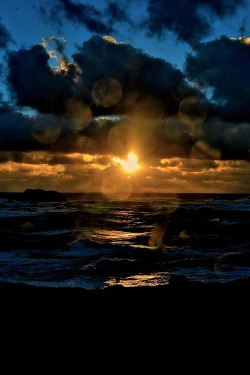 ponderation:  A breakthrough in the cloud by AnthonyRaguenes1 
