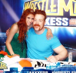 explicitbeccaviolence:  Awww two gingers  Sheamus in that baby