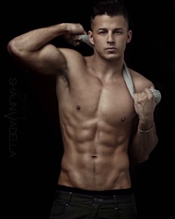 bigkimsprettyboyblog:  Hot Murray Swanby @MurraySwanby 