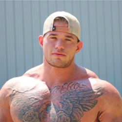 deesergiogrove:  glatze36muc:  ID?  Jarrett ray davis  