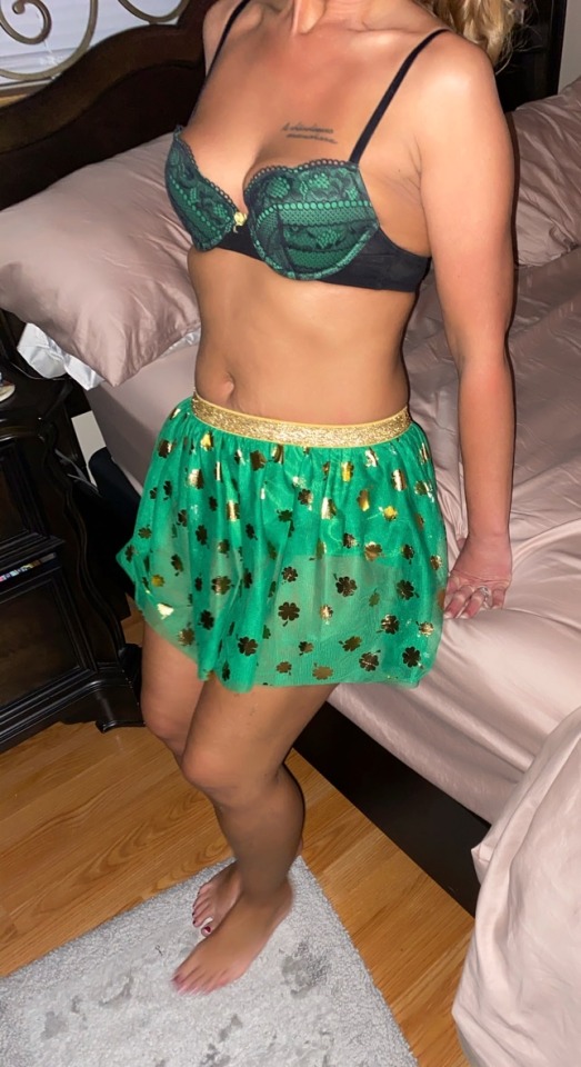 playinwithmine:hornyoldbigdick:whynotsheisamazing:Happy st. Patrick’s