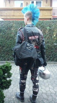 punkerskinhead: awesome punk with the gear and blue mohawk