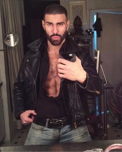 leatherxxx: #leatheroutfit #sexyguy #leatherjacket #hunk #leatherfetish