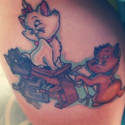 fuckyeahtattoos:  Because everybody wants to be a cat.   Done