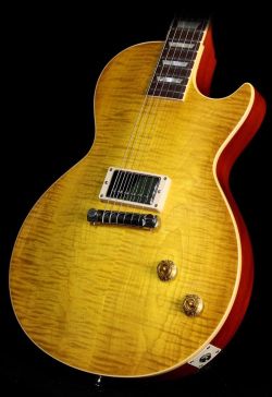 guitarlust:  Gibson Custom Shop Les Paul in Lemon Burst.
