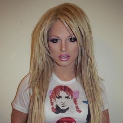 derrickbarry:  Debuted my @BritneySpears shirt by @Super.Kish