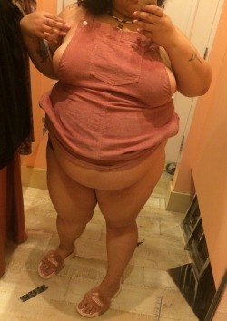 akemicakes:Trying on birthday outfits.. I’m huge  I’d give